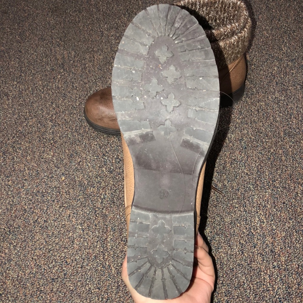 Boots - Picture 4 of 4